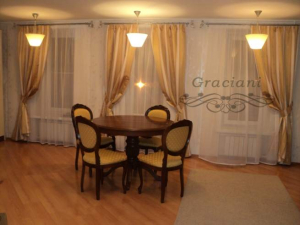 Классические шторы для столовой