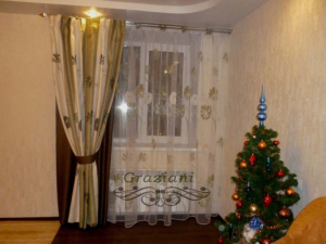 Зеленые шторы в гостиную